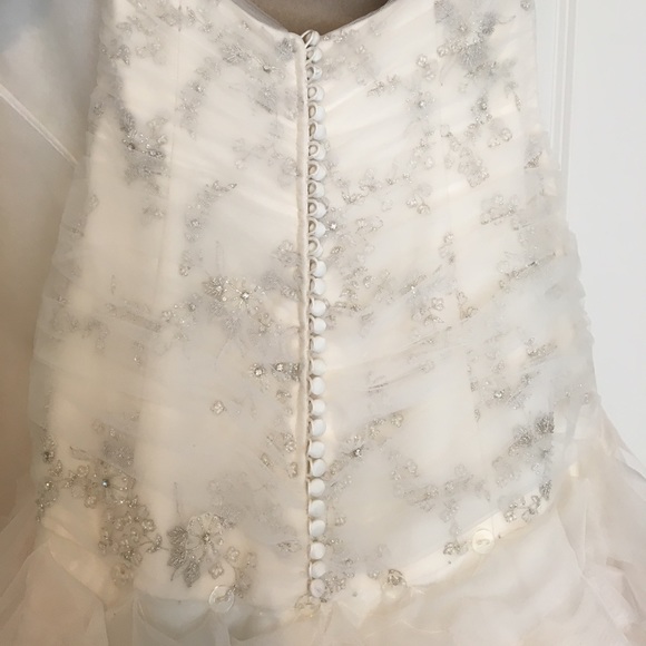 Used Wedding Gown 👰 - Picture 6 of 8